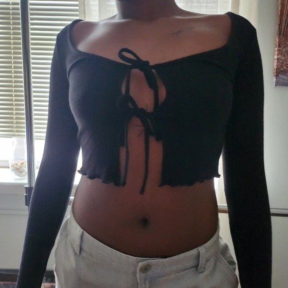 Garage Peek a boo crop top - Picture 2 of 7